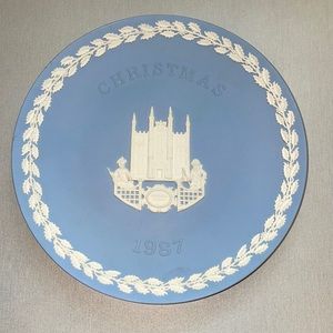 Wedgwood Jasperware Christmas Plate 1987 Guildhall London